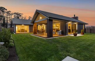 25 Phoenix Palms Grove, LEVIN