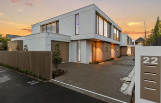 2/22 Clissold Street, Merivale