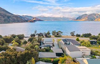 12 Flora Dora Parade, Lake Hawea