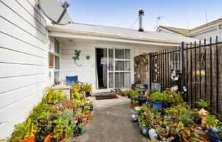 84 and 84a Argyle Street, Hawera