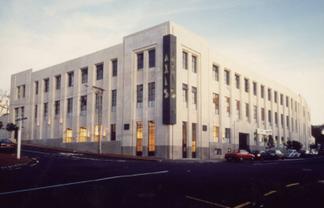 Character Office in Axis Building | 141 m2