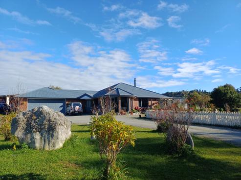 17 Gold Nugget Road, Marsden