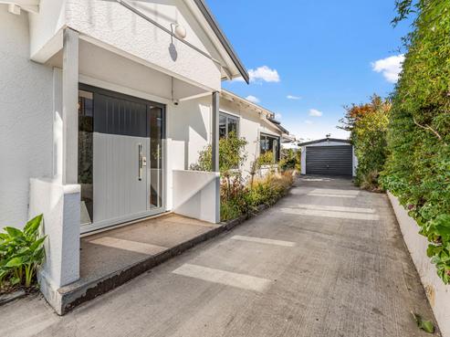 27 Preston Street, West End