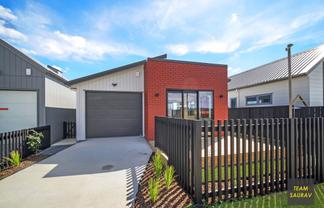 24 Taiheru Road, Karaka