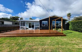 8 Hussey Street, Oakura