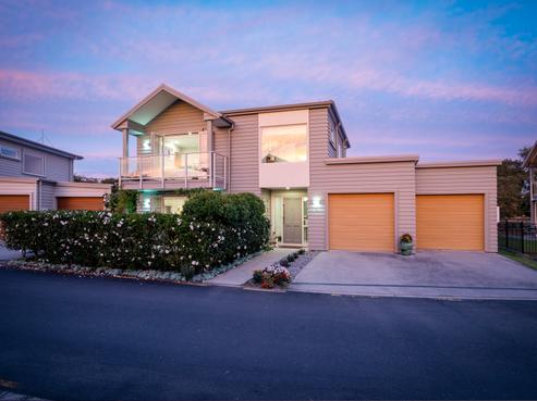 2 Tucker Close, Leamington