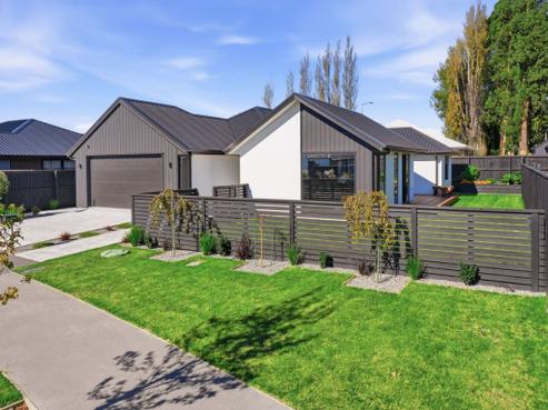 7 Twin Meadows Drive, Casebrook