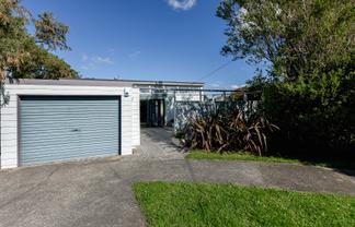 8 Christina Grove, Normandale