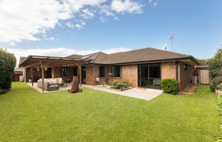 18 Alva Glen Place, Pyes Pa