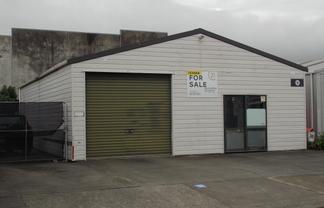 Inner city - industrial workshop 