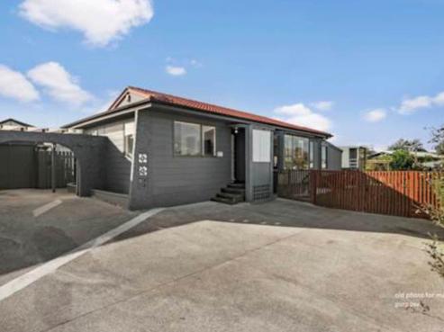 64 Hyperion Drive, Randwick Park