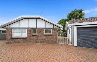 76B Bellevue Road, Brookfield