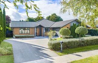 48 Wiltshire Drive, Huntington