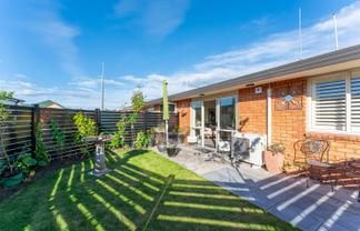 2/21 Preston Street, West End