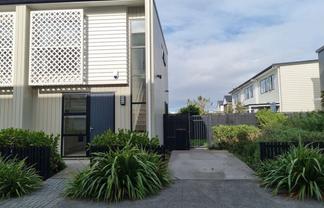 24 Sacred Kingfisher Road, Hobsonville