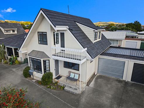 2/37 Middle Road, Havelock North