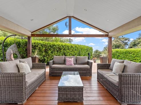 240 Three Oaks Drive, Dairy Flat