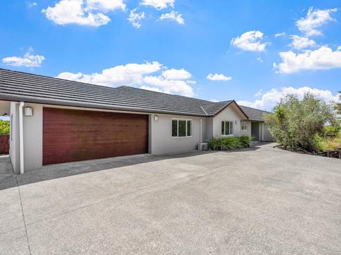 240 Three Oaks Drive, Dairy Flat