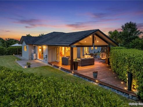 240 Three Oaks Drive, Dairy Flat