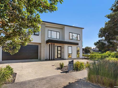 13 Caldera Drive, Long Bay