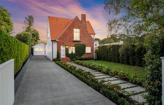 1 Rewa Road, Three Kings