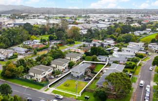 10 Awaroa Road, SUNNYVALE