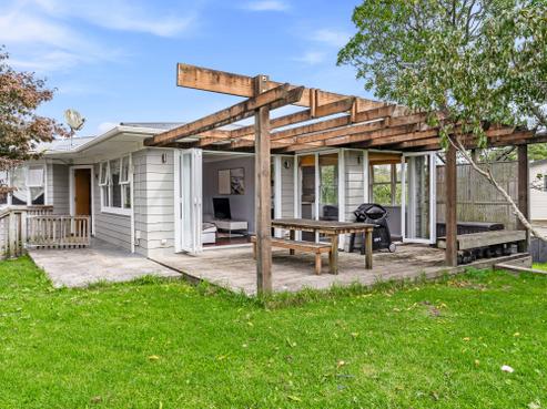 10 Awaroa Road, Sunnyvale