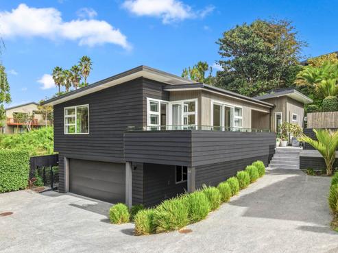 64 Heathcote Road, Castor Bay