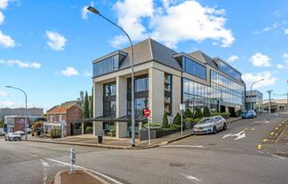 ELEVATED OFFICE WITH HARBOUR VIEWS
