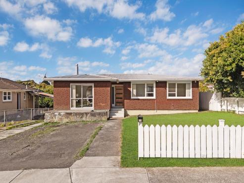 11 Emerson Road, Clover Park