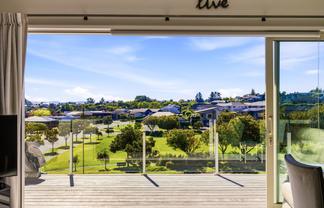 16 Botanical Heights Drive, Waipahihi