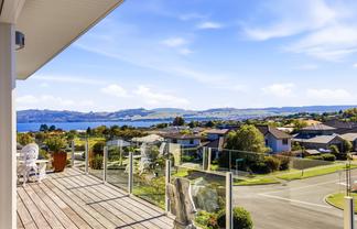 16 Botanical Heights Drive, Waipahihi