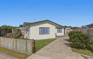 22B College Place, Poike