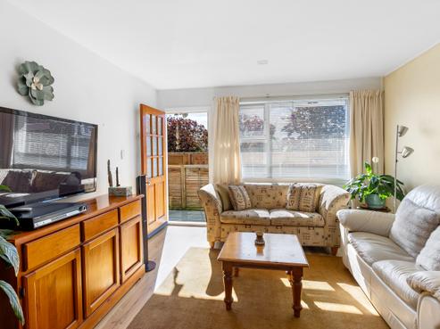 2/162 Stanmore Road, Linwood