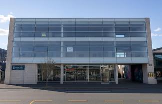 CBRE - Modern City Fringe Office / Showroom