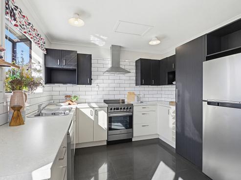3 Tedder Way, Karori
