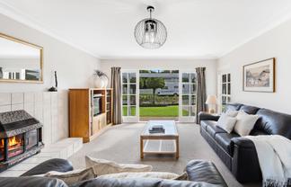 5 Micawber Place, Mellons Bay