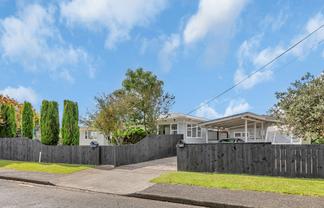 8A Denby Crescent, Tikipunga