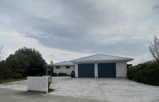 90 Solway Crescent, Solway