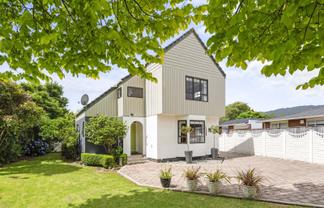 261 Te Moana Road, Waikanae