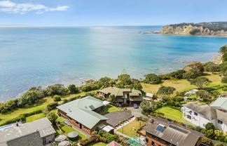 146 Pacific Parade, Army Bay