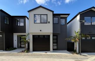 2/73 Te Taruna Drive, Milldale