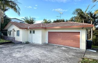 33A Whittle Place, New Windsor