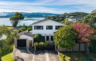 11 Spinnaker Drive, Whitby