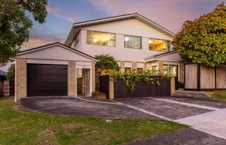 11 Spinnaker Drive, Whitby