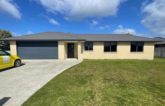 28 Kowi Lakes Drive, One Tree Point