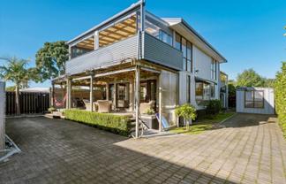 988 Papamoa Beach Road, Papamoa Beach