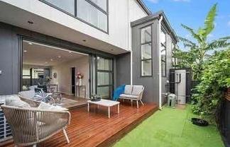 7/8 Bagnall Avenue, Point England