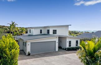 12 Liberty Crescent, Beachlands