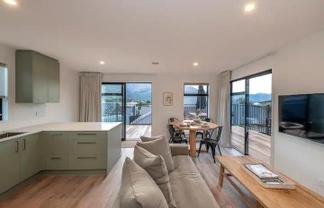 33a Farrant Drive, Wanaka